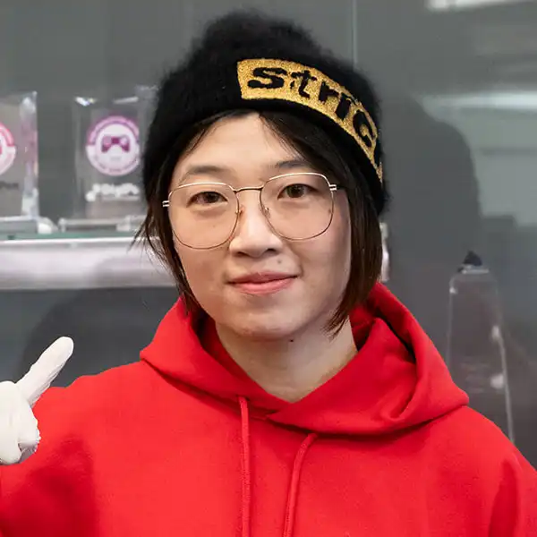 Headshot of Mingyuan Li.