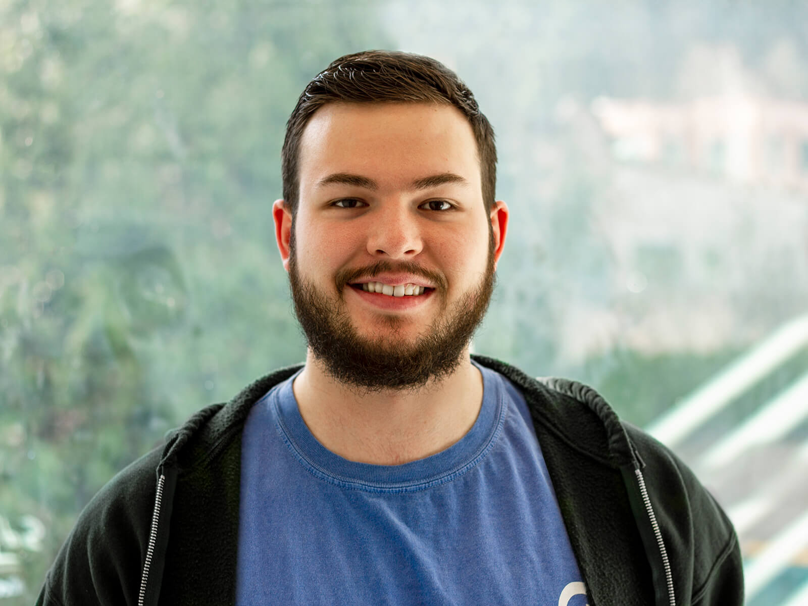 A profile shot of BS in Computer Science graduate Allen Deutsch.